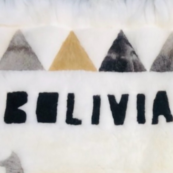 Bolivia Alpaca Wool LLama Fur Wall
Hanging Throw 41*34 - Picture 3 of 7